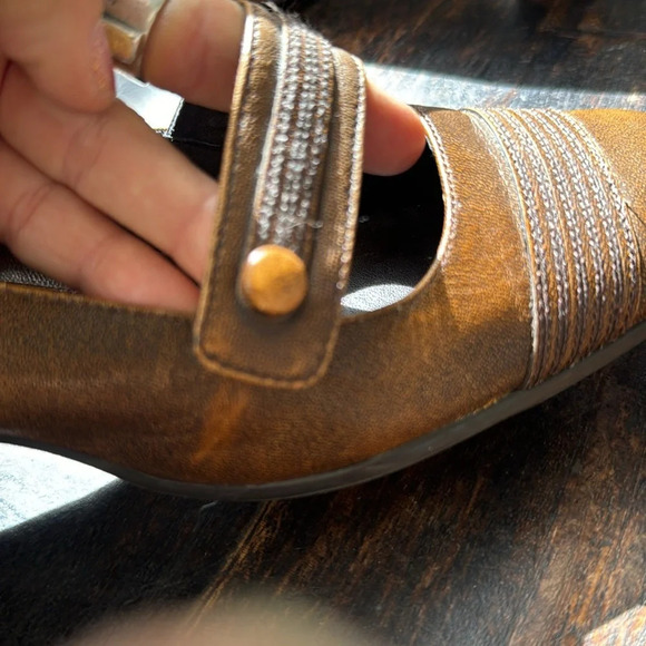 Laura Scott Brown Tan Shoes 8M Strap Heel Sqaure Toe Leather Brazil Retro Office - Picture 10 of 10